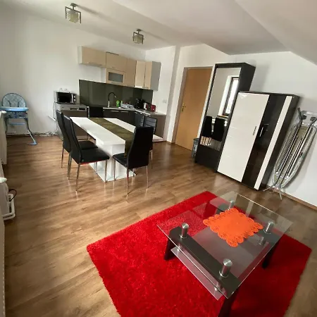 Polanski Z Tarasem Na Dachu 公寓